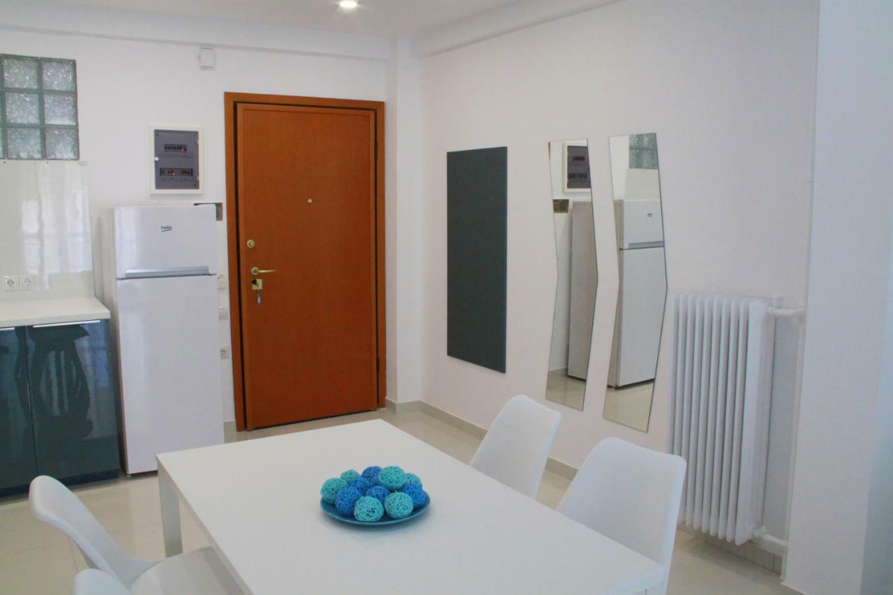 New Near Metro Larissis In The Centre Of